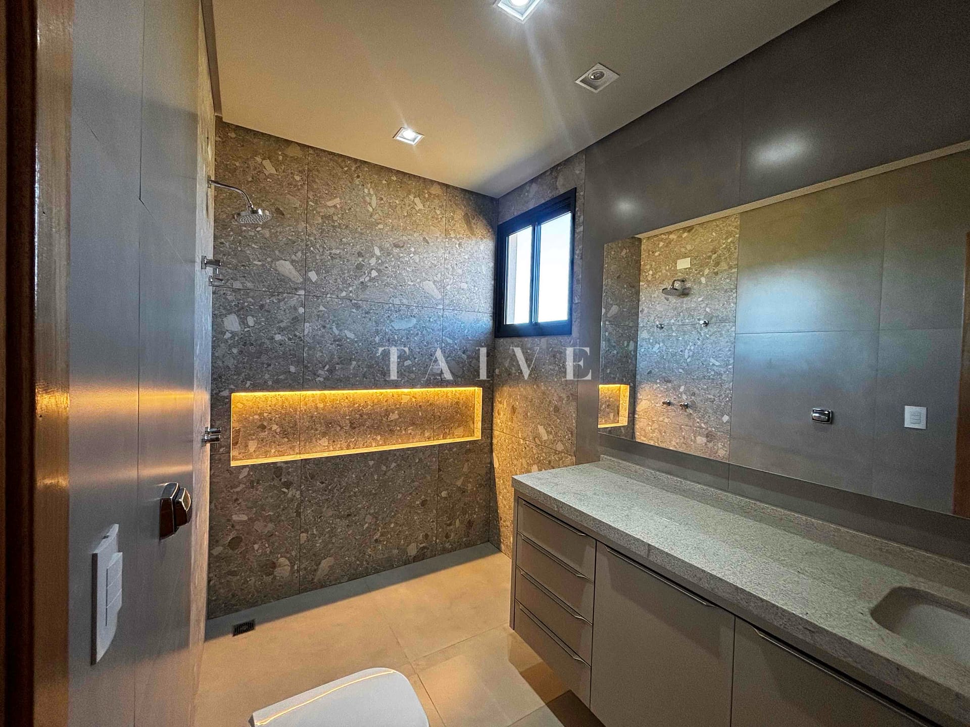 Chácara à venda com 3 quartos, 189m² - Foto 18