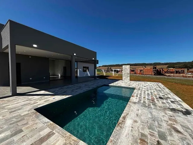 Chácara com 1500m² 3 quartos e 3 banheiros, à venda, no bairro RODOVIA em Sertanópolis