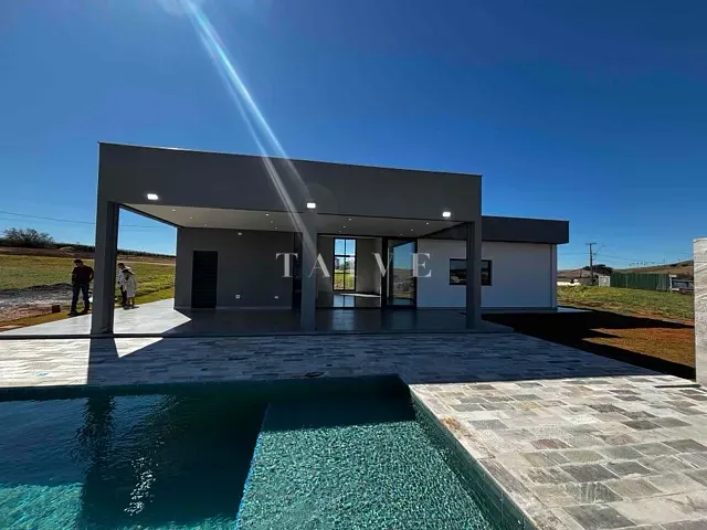 Chácara com 1500m² 3 quartos e 3 banheiros, à venda, no bairro RODOVIA em Sertanópolis