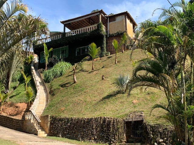 Chácara 6 quartos e 6 banheiros, à venda, no bairro Pedra Branca em Nazaré Paulista