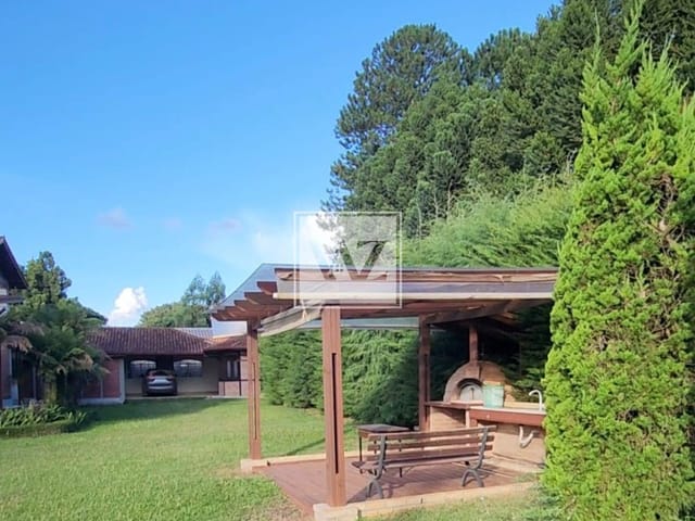 Chácara com 5000m² 4 quartos e 3 banheiros, à venda, no bairro Jardim Carvalho em Ponta Grossa