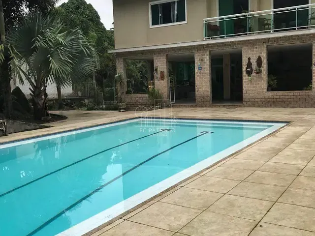 Chácara com 2457m² 6 quartos e 4 banheiros, à venda, no bairro Corujas em Guapimirim