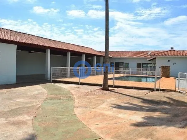 Chácara com 2000m² 5 quartos e 6 banheiros, à venda, no bairro RECANTO RIO VERDE em Araçoiaba Da Serra