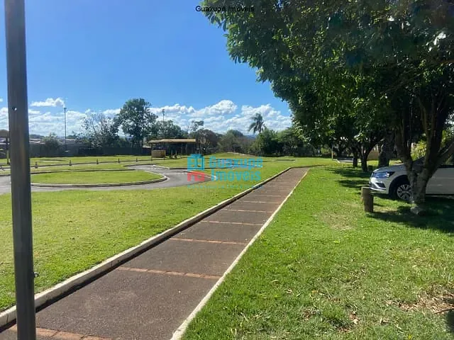Chácara com 450m² 3 quartos e 3 banheiros, à venda, no bairro BOM JARDIM em GUAXUPÉ