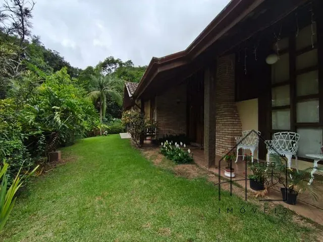 Chácara com 3140m² 5 quartos e 5 banheiros, à venda, no bairro Jardim Novo Embu em Embu das Artes