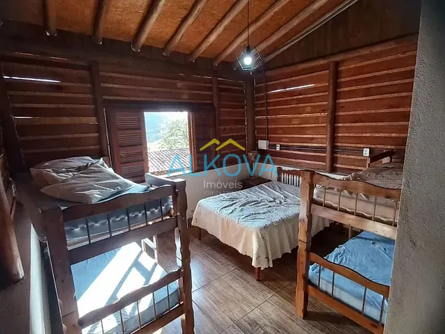 Chácara com 2000m² 2 quartos e 2 banheiros, à venda, no bairro Jardim Colônia em Jacareí