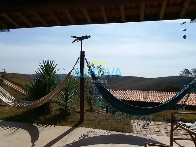Chácara com 2000m² 2 quartos e 2 banheiros, à venda, no bairro Jardim Colônia em Jacareí