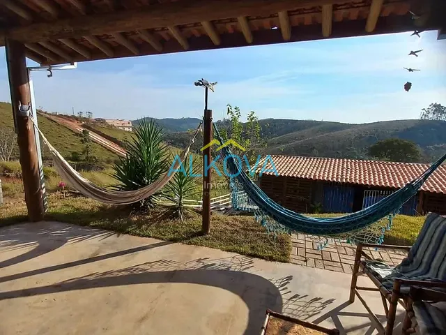 Chácara com 2000m² 2 quartos e 2 banheiros, à venda, no bairro Jardim Colônia em Jacareí