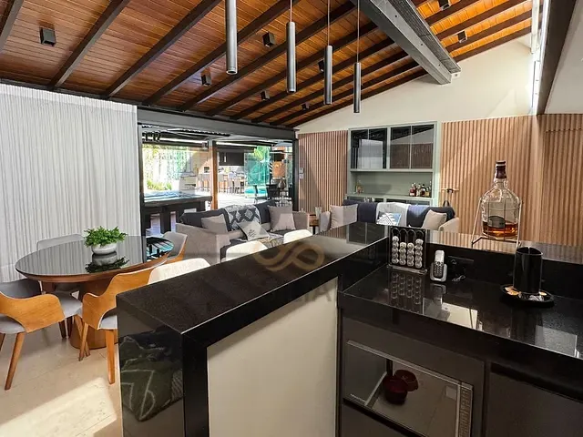 Chácara com 1000m² 4 quartos e 6 banheiros, à venda, no bairro Parque das Laranjeiras II em Cosmópolis