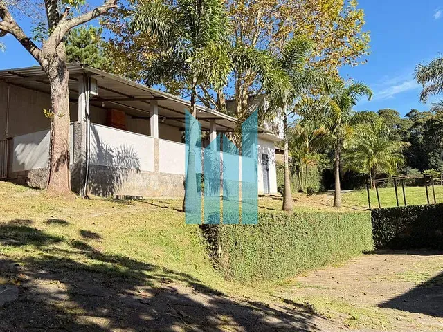 Chácara com 2300m² 2 quartos e 5 banheiros, à venda, no bairro Recanto Sabia em Caldas