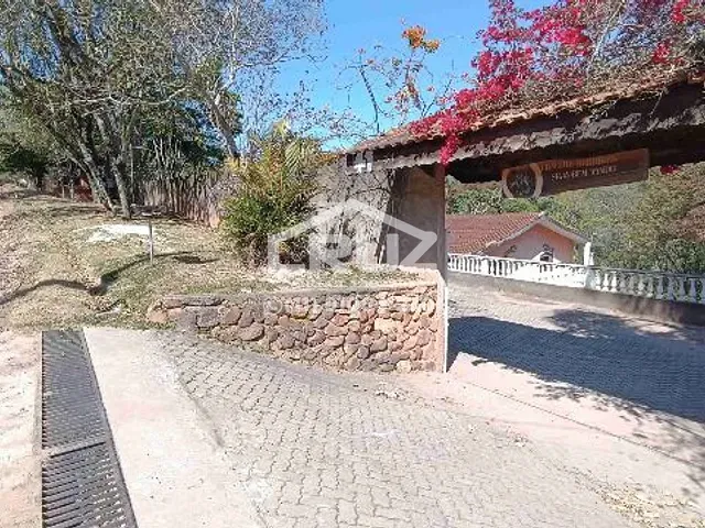 Chácara com 2700m² 4 quartos e 2 banheiros, à venda, no bairro Pedra Vermelha (Terra Preta) em Mairiporã
