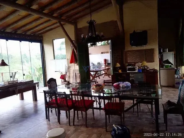 Chácara com 1000m² 4 quartos e 3 banheiros, à venda, no bairro Buquirinha II em São José dos Campos
