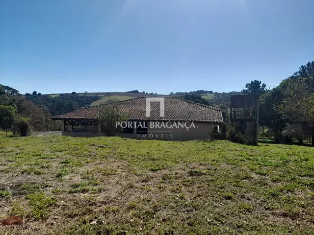 Chácara com 9597m² 3 quartos e 2 banheiros, à venda, no bairro Biriça do Campinho em Bragança Paulista