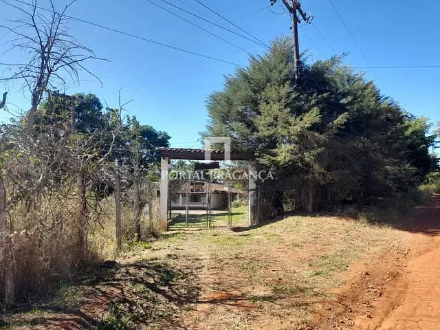 Chácara com 9597m² 3 quartos e 2 banheiros, à venda, no bairro Biriça do Campinho em Bragança Paulista