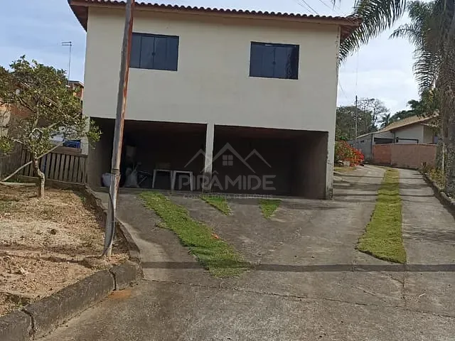 Chácara 3 quartos e 1 banheiro, à venda, no bairro Chácaras Poços de Caldas em Poços de Caldas