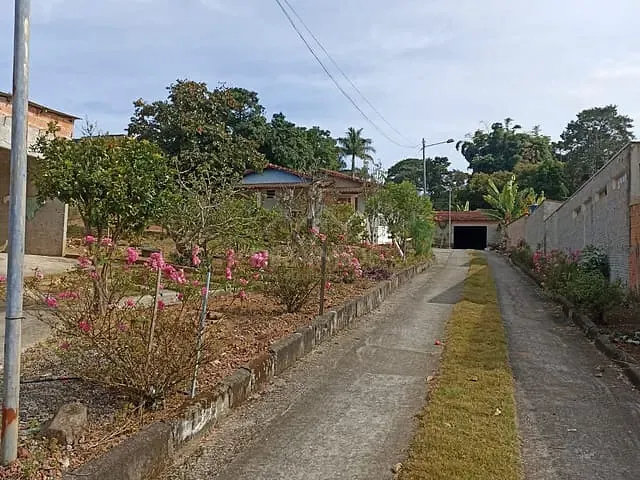 Chácara 3 quartos e 1 banheiro, à venda, no bairro Chácaras Poços de Caldas em Poços de Caldas