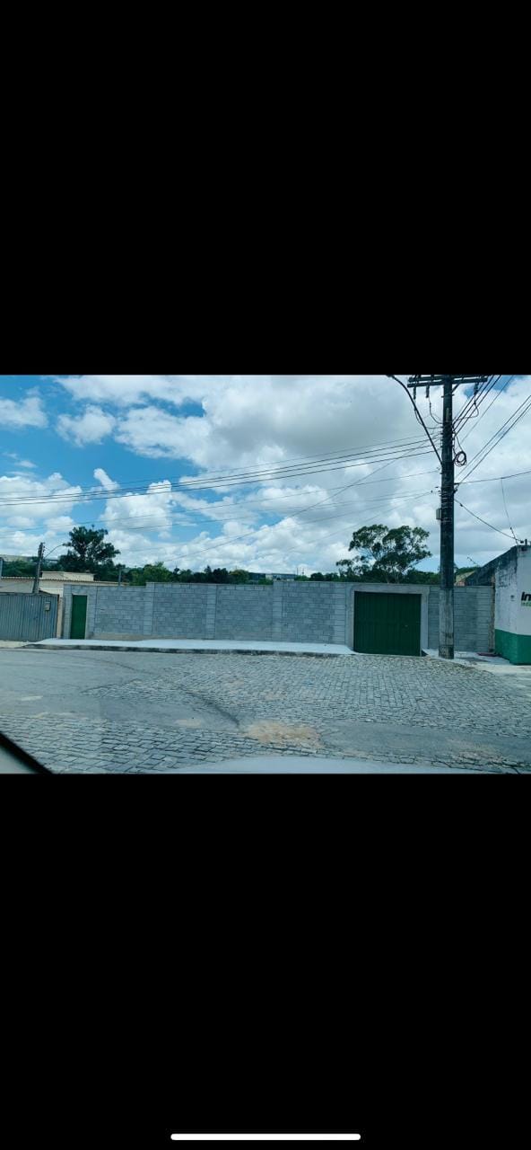 Chácara à venda, casa com 3 qtos, 1 suíte, sala, copa, cozinha, 2 varandas, terreno comercial - Chácaras Califórnia, Contagem, MG.