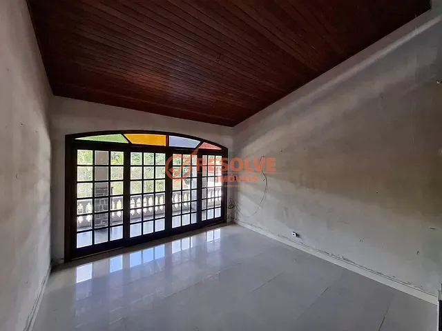 Casa com 2500m² 5 quartos e 5 banheiros, à venda ou para alugar, no bairro ITAPEMA em Guararema