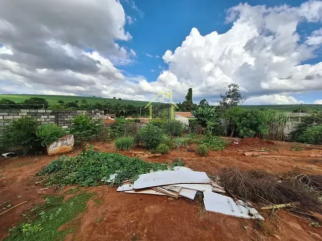 Chácara com 1650m² 1 quarto e 2 banheiros, à venda, no bairro Tomateiros em Guaxupé