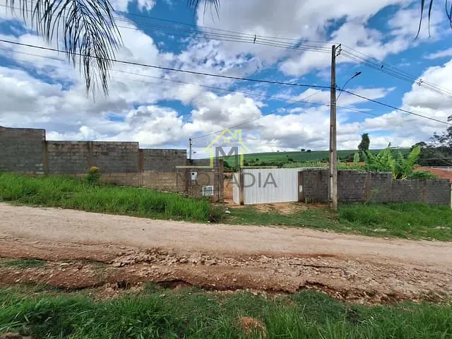 Chácara com 1650m² 1 quarto e 2 banheiros, à venda, no bairro Tomateiros em Guaxupé