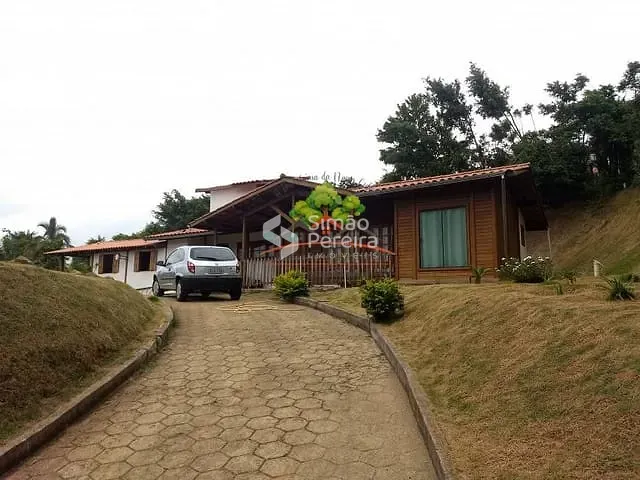 Chácara 4 quartos e 4 banheiros, à venda, no bairro Balança em Simão Pereira