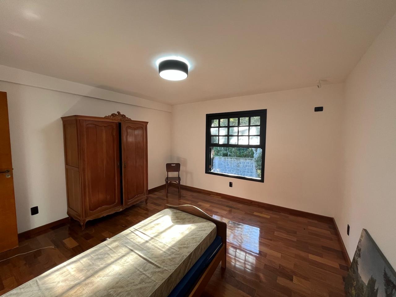 Casa com 1 hectare à venda na Cascata, Pelotas - 300 m² de área construída, 3 quartos (sendo 1 suíte), lareira e espaço gourmet com churrasqueira. - 8