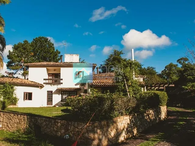Chácara com 300m² 3 quartos e 4 banheiros, à venda, no bairro Chácaras Condomínio Recanto Pássaros II em Jacareí