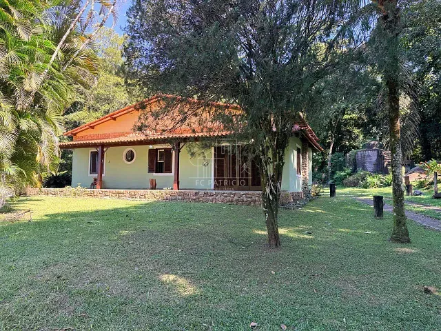 Chácara com 21962m² 8 quartos e 4 banheiros, à venda, no bairro Limoeiro em Guapimirim