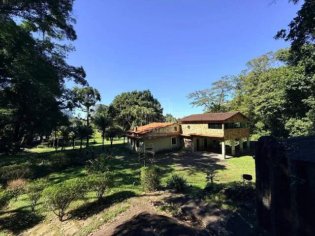 Chácara com 21962m² 8 quartos e 4 banheiros, à venda, no bairro Limoeiro em Guapimirim