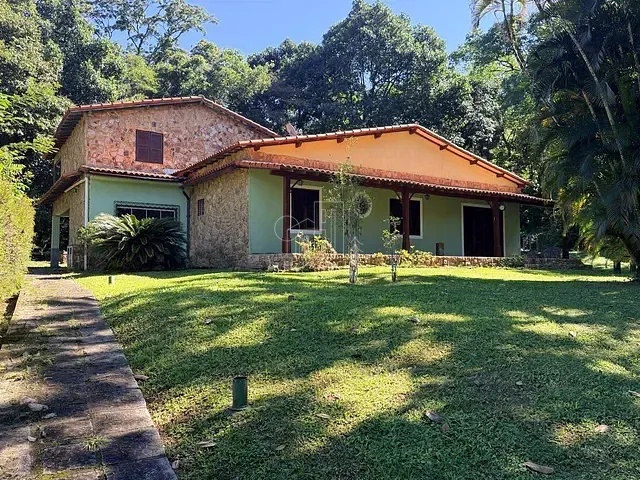 Chácara com 21962m² 8 quartos e 4 banheiros, à venda, no bairro Limoeiro em Guapimirim