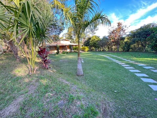 Chácara com 5000m² 3 quartos e 2 banheiros, à venda ou para alugar, no bairro Zona Rural  em Tatuí