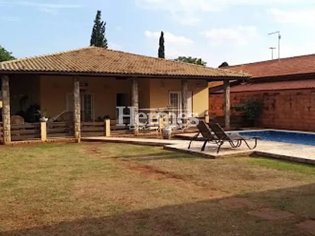 Chácara com 1549m² 4 quartos e 3 banheiros, à venda, no bairro Santa Terezinha em Paulínia