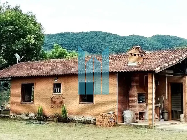Chácara com 1870m² 3 quartos e 2 banheiros, à venda, no bairro Rio Verdinho em Caldas