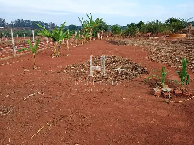 Chácara com 2000m² 2 quartos e 1 banheiro, à venda, no bairro Setor Central em Caturaí