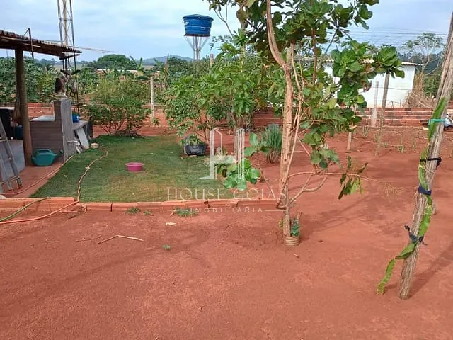 Chácara com 2000m² 2 quartos e 1 banheiro, à venda, no bairro Setor Central em Caturaí