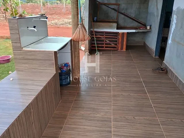 Chácara com 2000m² 2 quartos e 1 banheiro, à venda, no bairro Setor Central em Caturaí