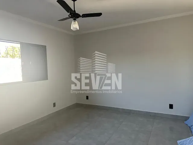 Chácara com 300m² 3 quartos e 2 banheiros, à venda, no bairro Vale do Igapó em Bauru