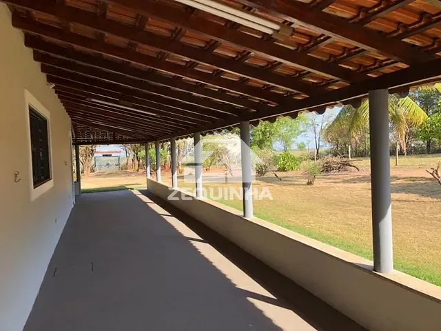 Chácara com 5500m² 3 quartos e 2 banheiros, à venda, no bairro Centro em Junqueiropolis