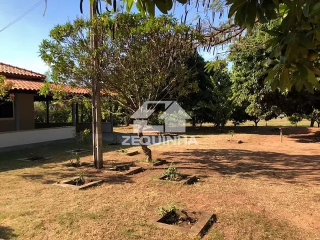 Chácara com 5500m² 3 quartos e 2 banheiros, à venda, no bairro Centro em Junqueiropolis