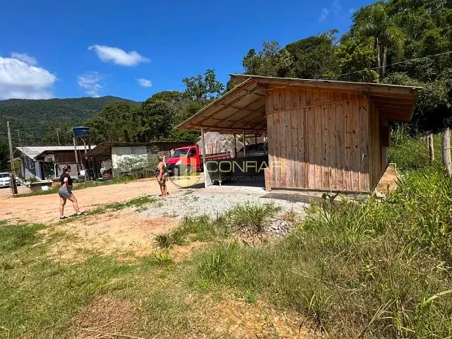 Chácara com 800m² 2 quartos e 1 banheiro, à venda, no bairro Macacos em Camboriú