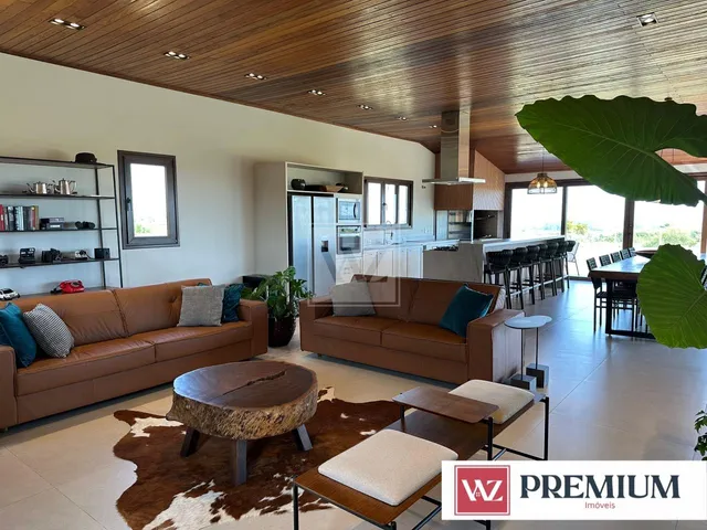 Chácara com 3850m² 3 quartos e 3 banheiros, à venda, no bairro Itaiacoca em Ponta Grossa