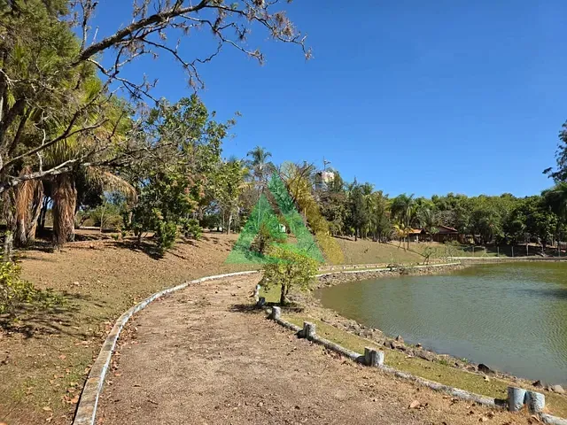 Chácara com 23300m², à venda, no bairro Paraíso da Cachoeira em Mogi Mirim
