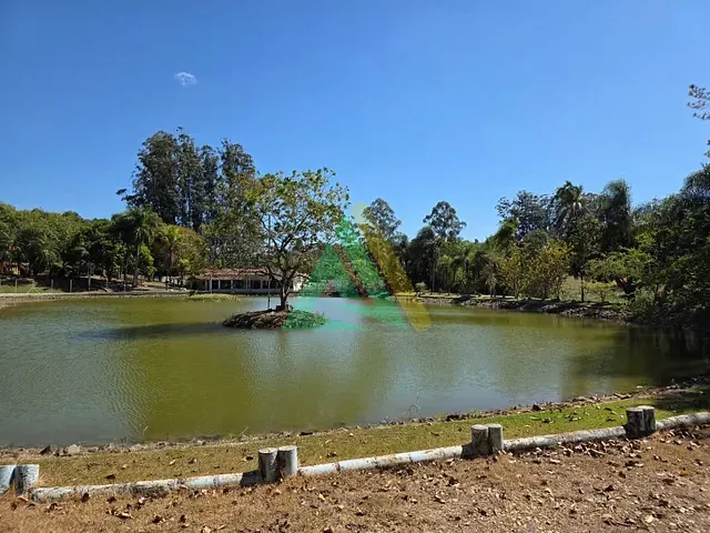 Chácara com 23300m², à venda, no bairro Paraíso da Cachoeira em Mogi Mirim