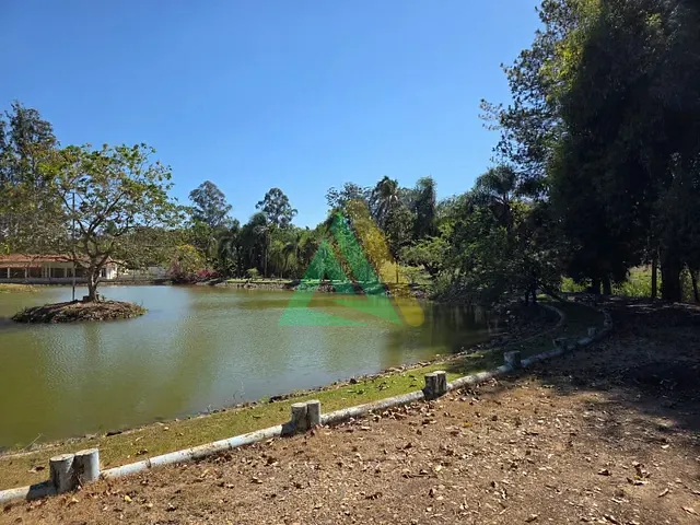 Chácara com 23300m², à venda, no bairro Paraíso da Cachoeira em Mogi Mirim
