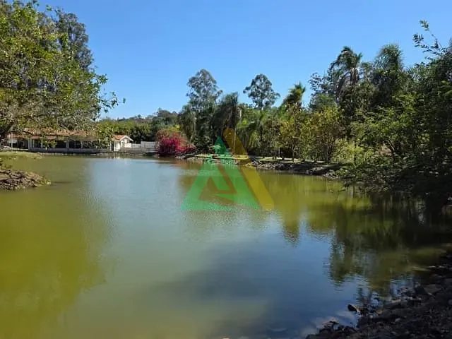 Chácara com 23300m², à venda, no bairro Paraíso da Cachoeira em Mogi Mirim