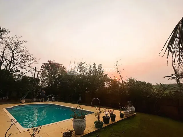 Chácara com 3700m² 2 quartos e 2 banheiros, à venda, no bairro Graminha em Limeira