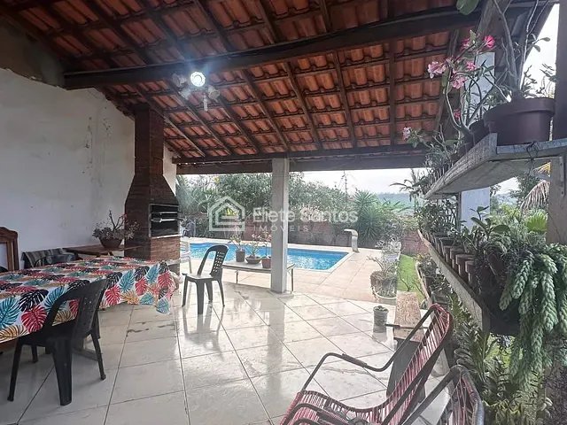 Chácara com 3700m² 2 quartos e 2 banheiros, à venda, no bairro Graminha em Limeira