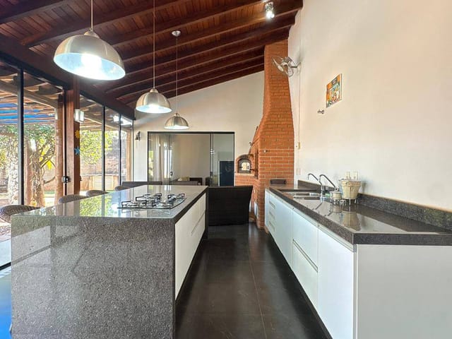 Chácara com 1000m² 3 quartos e 1 banheiro, à venda, no bairro Parque dos Pinheiros em Nova Odessa