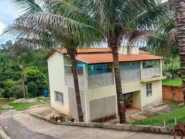 Chácara com 160m² 3 quartos e 3 banheiros, à venda, no bairro BOM JARDIM em GUAXUPÉ