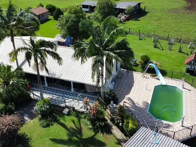 Chácara com 18000m² 3 quartos e 2 banheiros, à venda, no bairro Interior em Teutônia